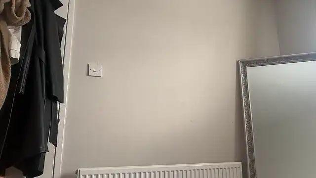 Snapshot of skyejde chatting on 28, 10, 2025 skyejde online show from 28, 10, 2025