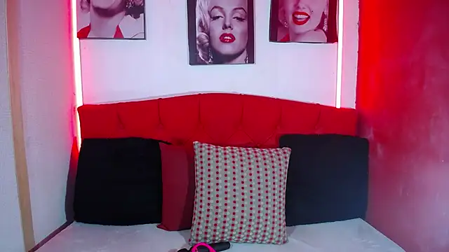Snapshot of Tiana_Ebony18 chatting on 31, 7, 2026 Tiana Ebony18 online show from 31, 7, 2026