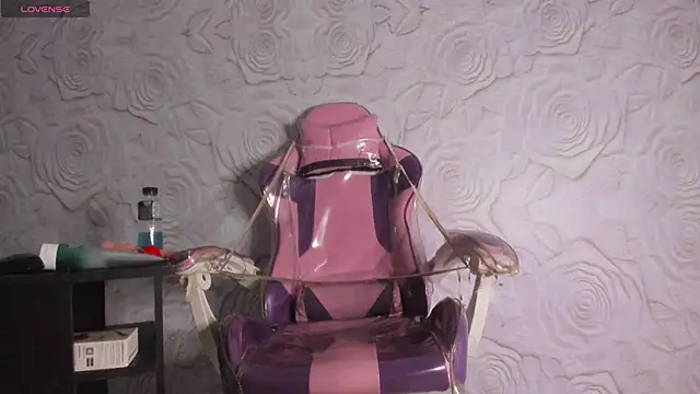 Snapshot of Brianna_Hard chatting on 9, 3, 2025 Brianna Hard online show from 9, 3, 2025