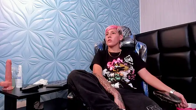 Snapshot of Brianna_Hard chatting on 7, 10, 2025 Brianna Hard online show from 7, 10, 2025