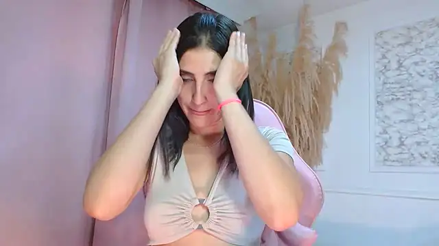 Danella houston online show from 28, 7, 2026