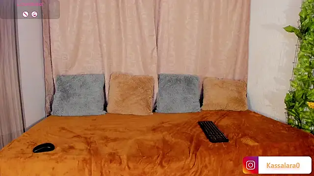 Snapshot of kassandra_Lara chatting on 12, 9, 2025 kassandra Lara online show from 12, 9, 2025