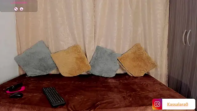 Snapshot of kassandra_Lara chatting on 19, 9, 2025 kassandra Lara online show from 19, 9, 2025