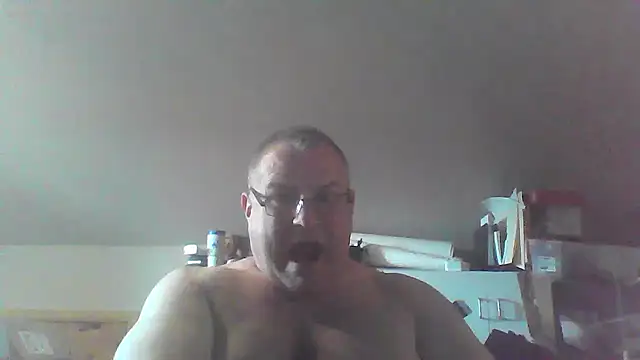 Snapshot of mkestr69 chatting on 15, 10, 2025 mkestr69 online show from 15, 10, 2025