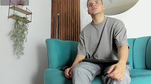 Snapshot of Sebastian_Phoenix chatting on 17, 2, 2025 Sebastian Phoenix online show from 17, 2, 2025