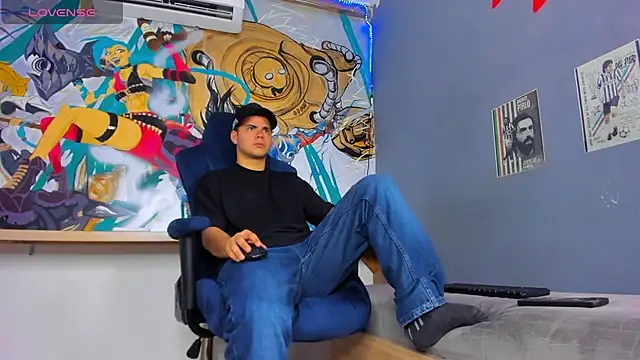 Snapshot of Sebastian_Phoenix chatting on 9, 3, 2025 Sebastian Phoenix online show from 9, 3, 2025