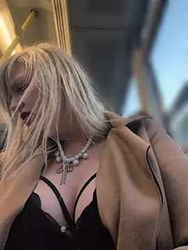 Sexybiene969 online show from 29, 4, 2026