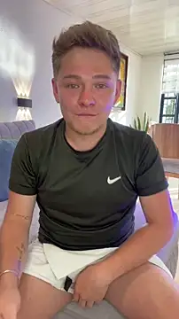 Snapshot of Angel_Montiell chatting on 30, 10, 2025 Angel Montiell online show from 30, 10, 2025