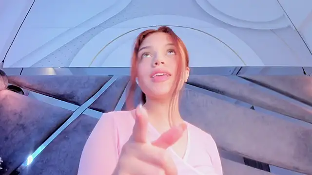 Giselle Lauren online show from 15, 10, 2025