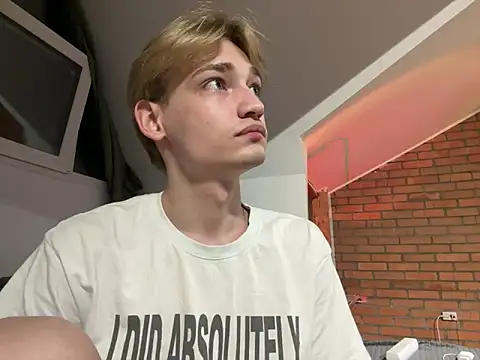 Julian wins online show from 19, 3, 2025