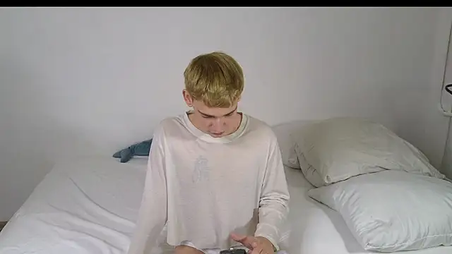 Julian wins online show from 6, 2, 2026