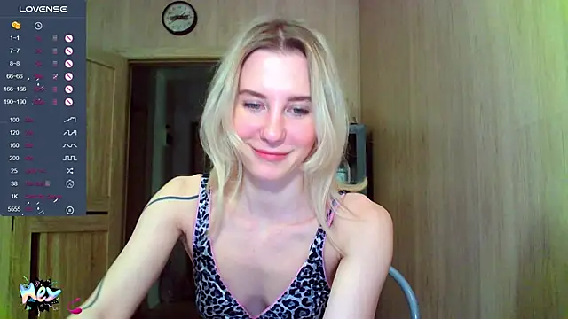 Caramel piegirl online show from 29, 9, 2025