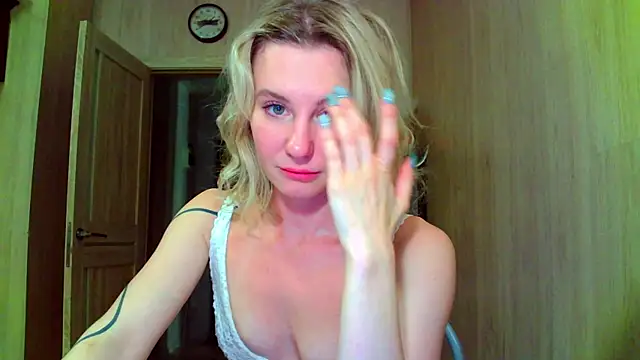 Caramel piegirl online show from 12, 7, 2026