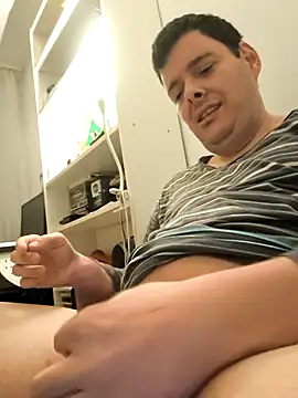 Snapshot of maksimovic chatting on 23, 11, 2025 maksimovic online show from 23, 11, 2025