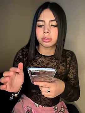 Laura-Khalifa online show from 3, 8, 2026