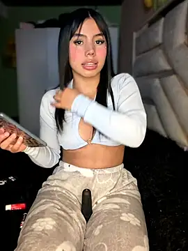 Laura-Khalifa online show from 8, 8, 2026