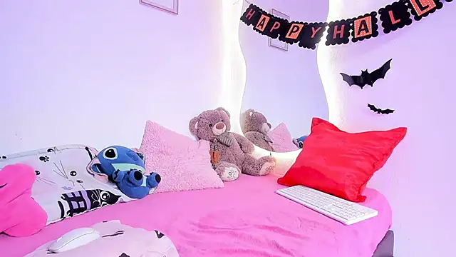 Snapshot of Abbiee_8 chatting on 28, 10, 2025 Abbiee 8 online show from 28, 10, 2025