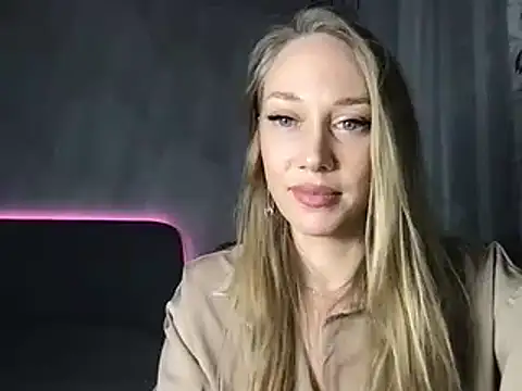 Snapshot of Engel_13 chatting on 4, 3, 2025 Engel 13 online show from 4, 3, 2025