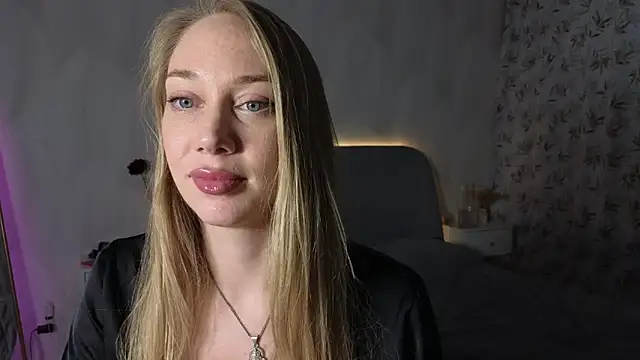 Snapshot of Engel_13 chatting on 9, 10, 2025 Engel 13 online show from 9, 10, 2025