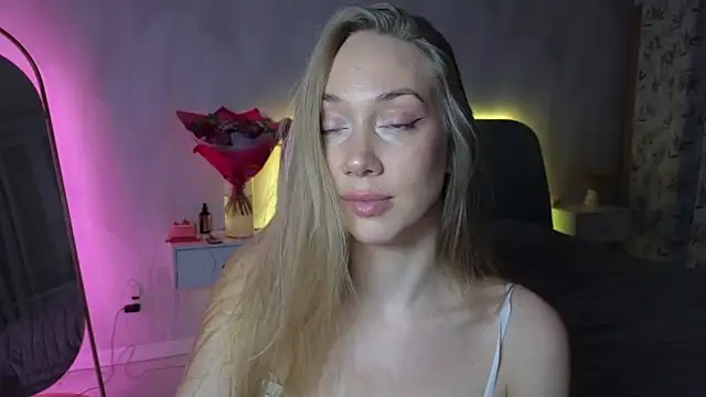 Snapshot of Engel_13 chatting on 22, 10, 2025 Engel 13 online show from 22, 10, 2025