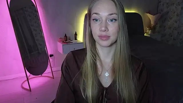 Snapshot of Engel_13 chatting on 10, 11, 2025 Engel 13 online show from 10, 11, 2025