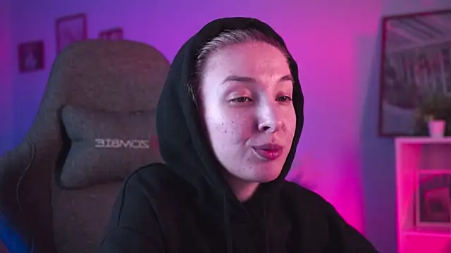 PhilippaAdamas online show from 23, 2, 2025