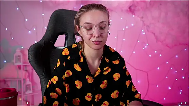 PhilippaAdamas online show from 8, 3, 2025