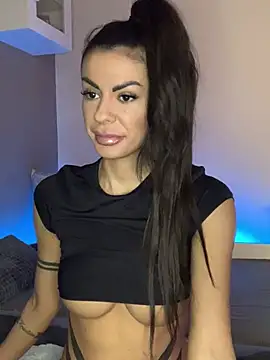 Snapshot of LittleMia_95 chatting on 6, 3, 2026 LittleMia 95 online show from 6, 3, 2026