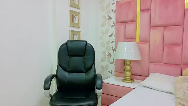 Snapshot of ArianaFranco chatting on 8, 6, 2026 ArianaFranco online show from 8, 6, 2026