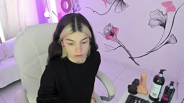 Isabela Fiorelli online show from 30, 10, 2025