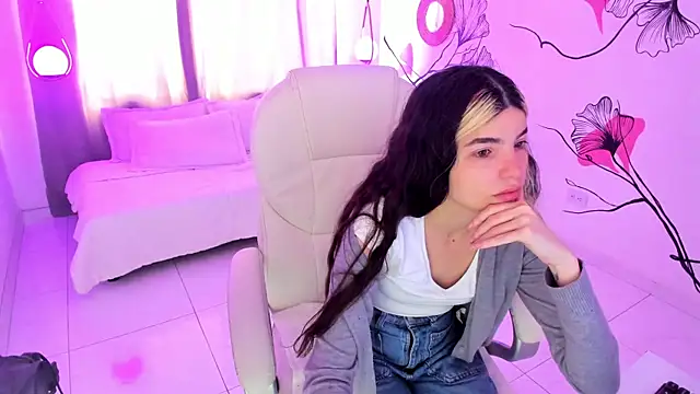 Isabela Fiorelli online show from 9, 11, 2025