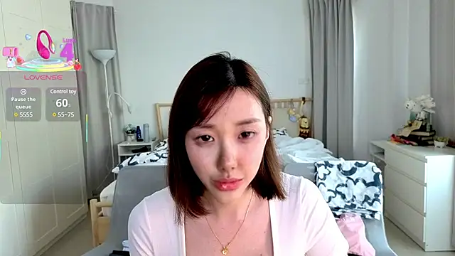 Snapshot of joycemilka chatting on 4, 3, 2025 joycemilka online show from 4, 3, 2025