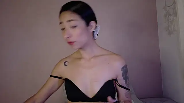 Snapshot of oishii_ambar chatting on 24, 9, 2025 oishii ambar online show from 24, 9, 2025