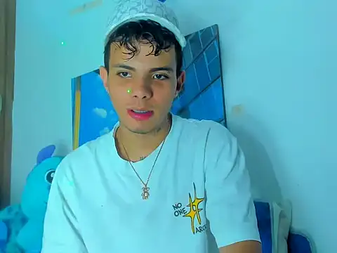 Snapshot of Alessandro_1610 chatting on 1, 3, 2025 Alessandro 1610 online show from 1, 3, 2025