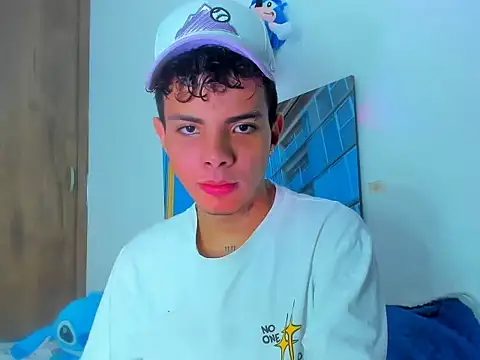 Snapshot of Alessandro_1610 chatting on 5, 3, 2025 Alessandro 1610 online show from 5, 3, 2025