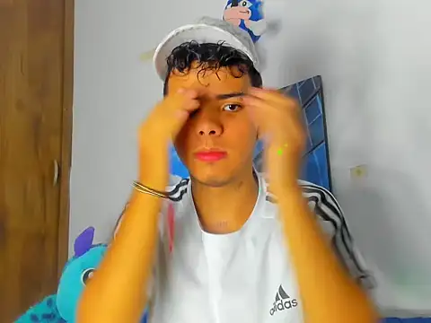 Snapshot of Alessandro_1610 chatting on 8, 3, 2025 Alessandro 1610 online show from 8, 3, 2025