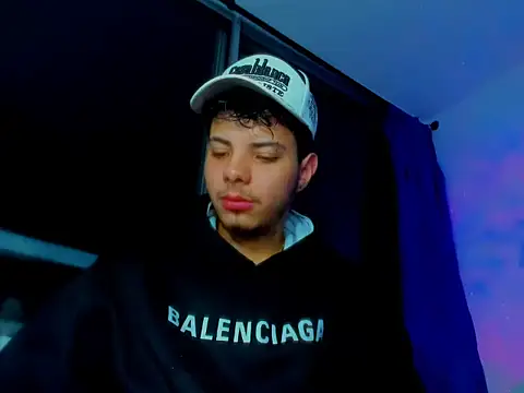 Snapshot of Alessandro_1610 chatting on 3, 10, 2025 Alessandro 1610 online show from 3, 10, 2025