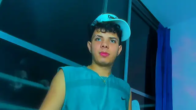 Snapshot of Alessandro_1610 chatting on 4, 11, 2025 Alessandro 1610 online show from 4, 11, 2025