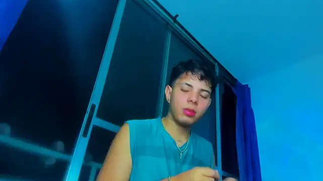 Snapshot of Alessandro_1610 chatting on 5, 11, 2025 Alessandro 1610 online show from 5, 11, 2025