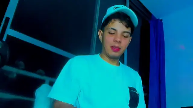 Snapshot of Alessandro_1610 chatting on 7, 11, 2025 Alessandro 1610 online show from 7, 11, 2025