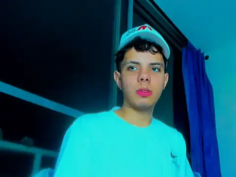 Snapshot of Alessandro_1610 chatting on 14, 11, 2025 Alessandro 1610 online show from 14, 11, 2025