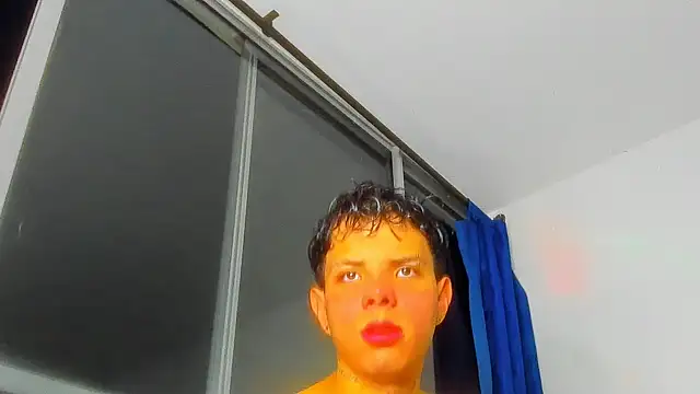 Snapshot of Alessandro_1610 chatting on 15, 12, 2025 Alessandro 1610 online show from 15, 12, 2025