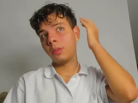 Snapshot of Alessandro_1610 chatting on 1, 3, 2026 Alessandro 1610 online show from 1, 3, 2026