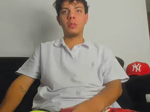 Snapshot of Alessandro_1610 chatting on 3, 3, 2026 Alessandro 1610 online show from 3, 3, 2026