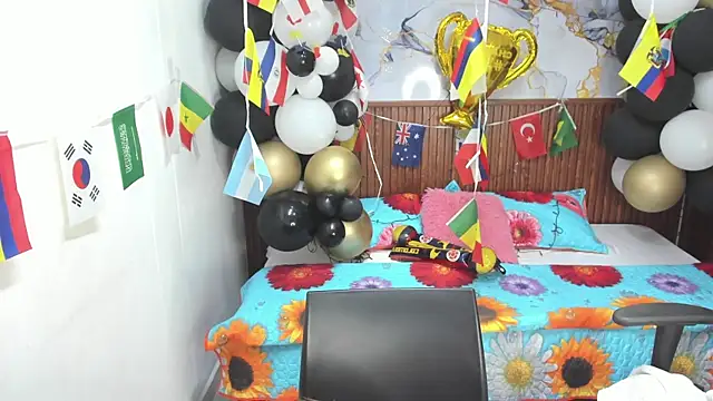 Holly 22 online show from 24, 6, 2026