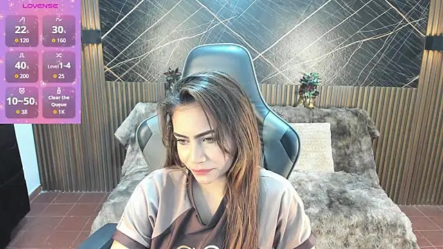 Holly 22 online show from 21, 7, 2026