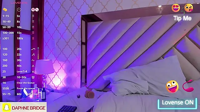 Snapshot of daphneebridge chatting on 28, 9, 2025 daphneebridge online show from 28, 9, 2025