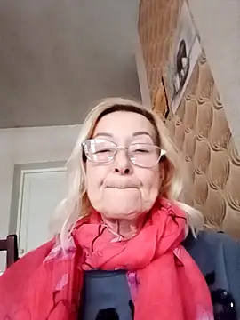 Snapshot of SophiaSky6037 chatting on 1, 3, 2025 SophiaSky6037 online show from 1, 3, 2025