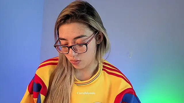 Carolblonde online show from 4, 7, 2026