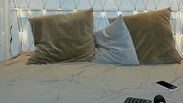 Snapshot of EmilyEclair chatting on 24, 2, 2025 EmilyEclair online show from 24, 2, 2025